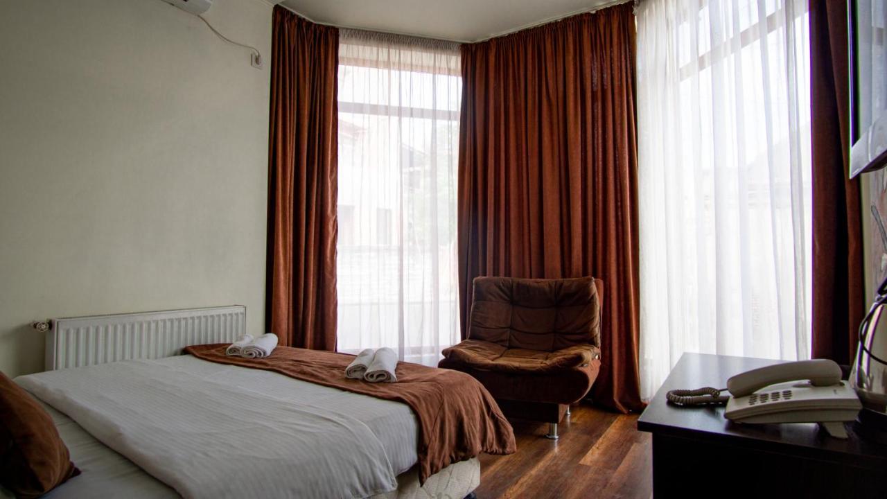 Aia Hotel Tbilisi Esterno foto