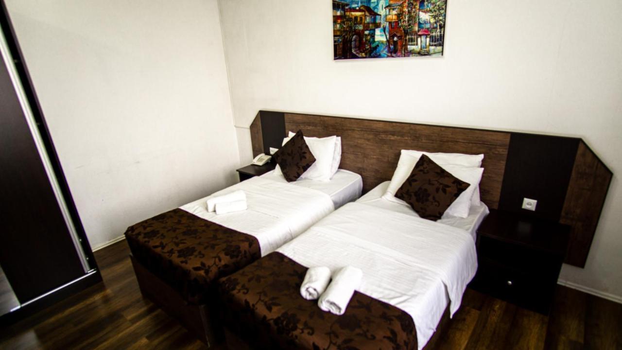 Aia Hotel Tbilisi Esterno foto