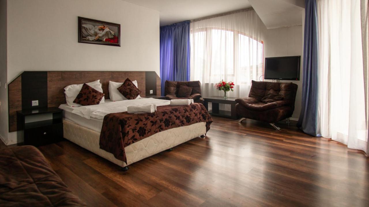 Aia Hotel Tbilisi Esterno foto