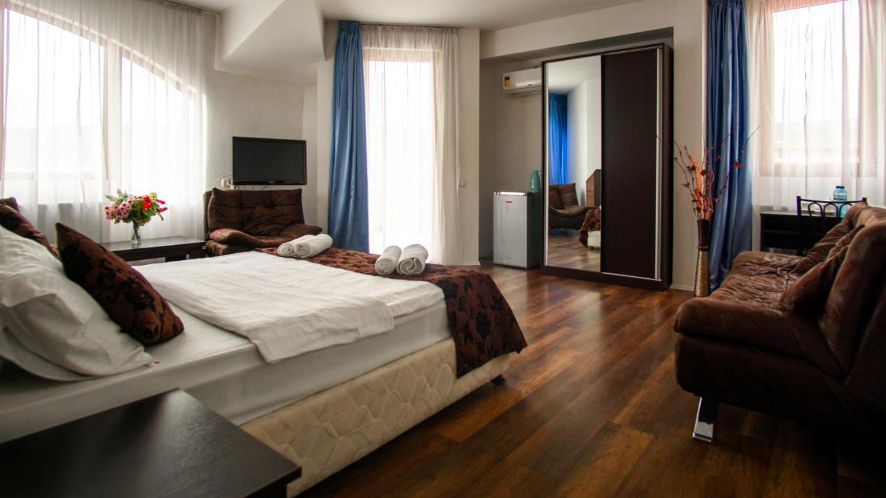 Aia Hotel Tbilisi Esterno foto