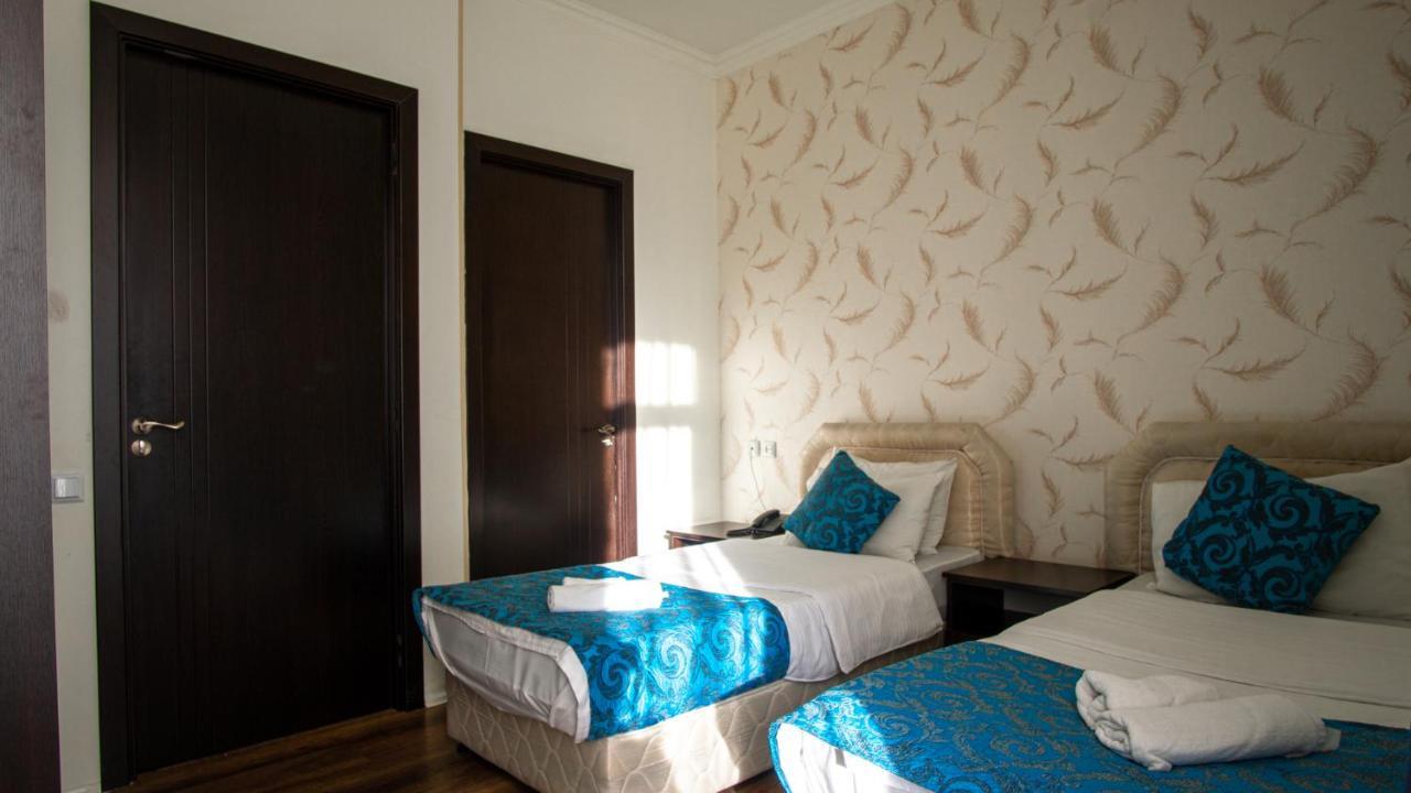 Aia Hotel Tbilisi Esterno foto