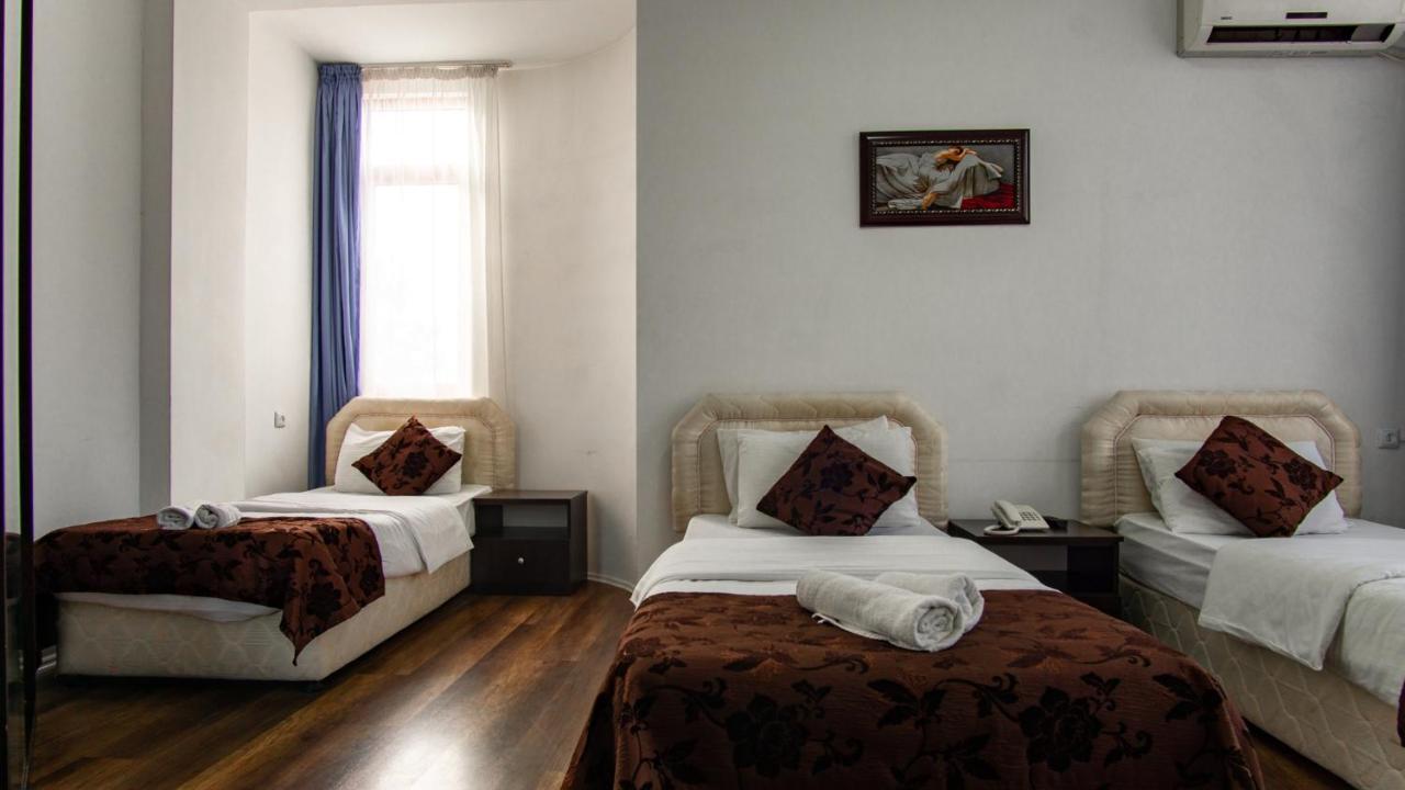 Aia Hotel Tbilisi Esterno foto