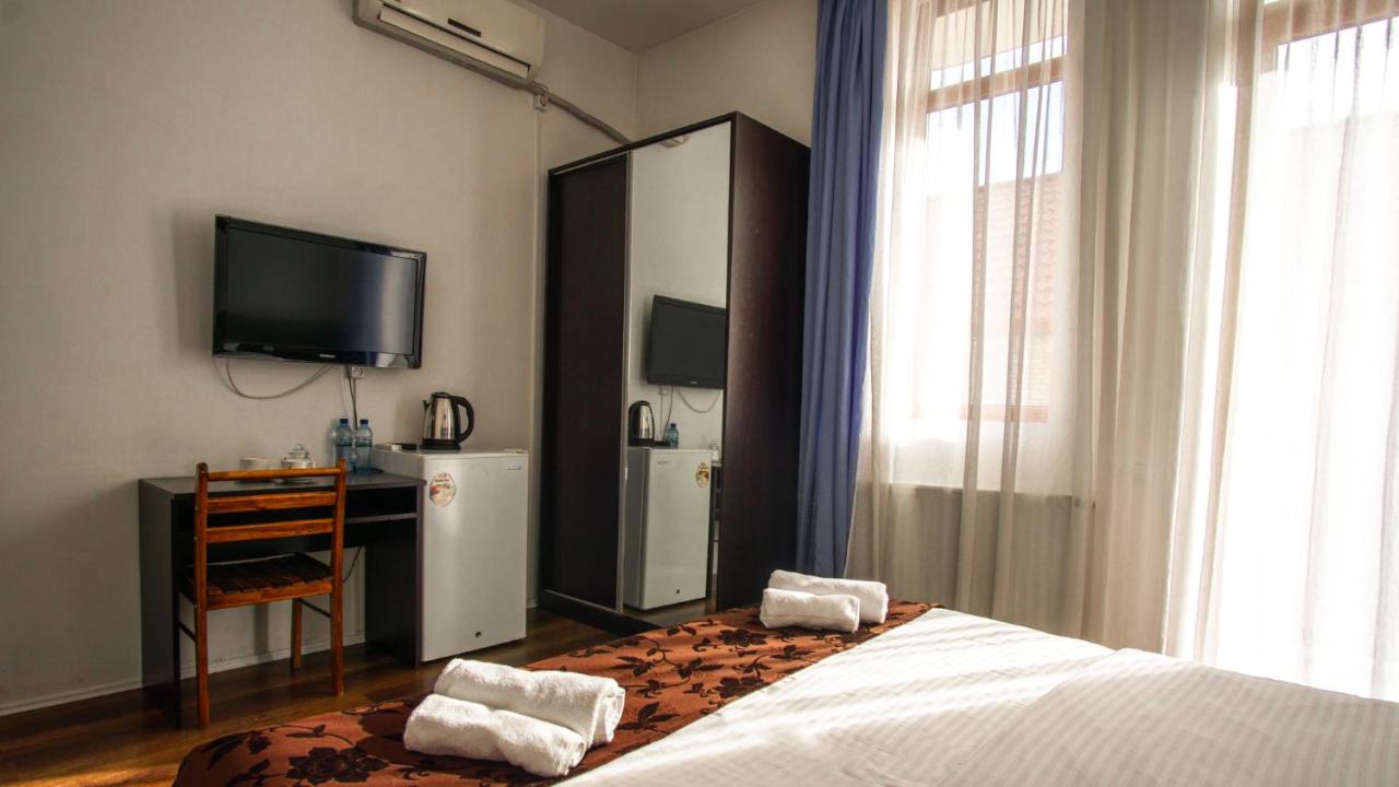 Aia Hotel Tbilisi Esterno foto