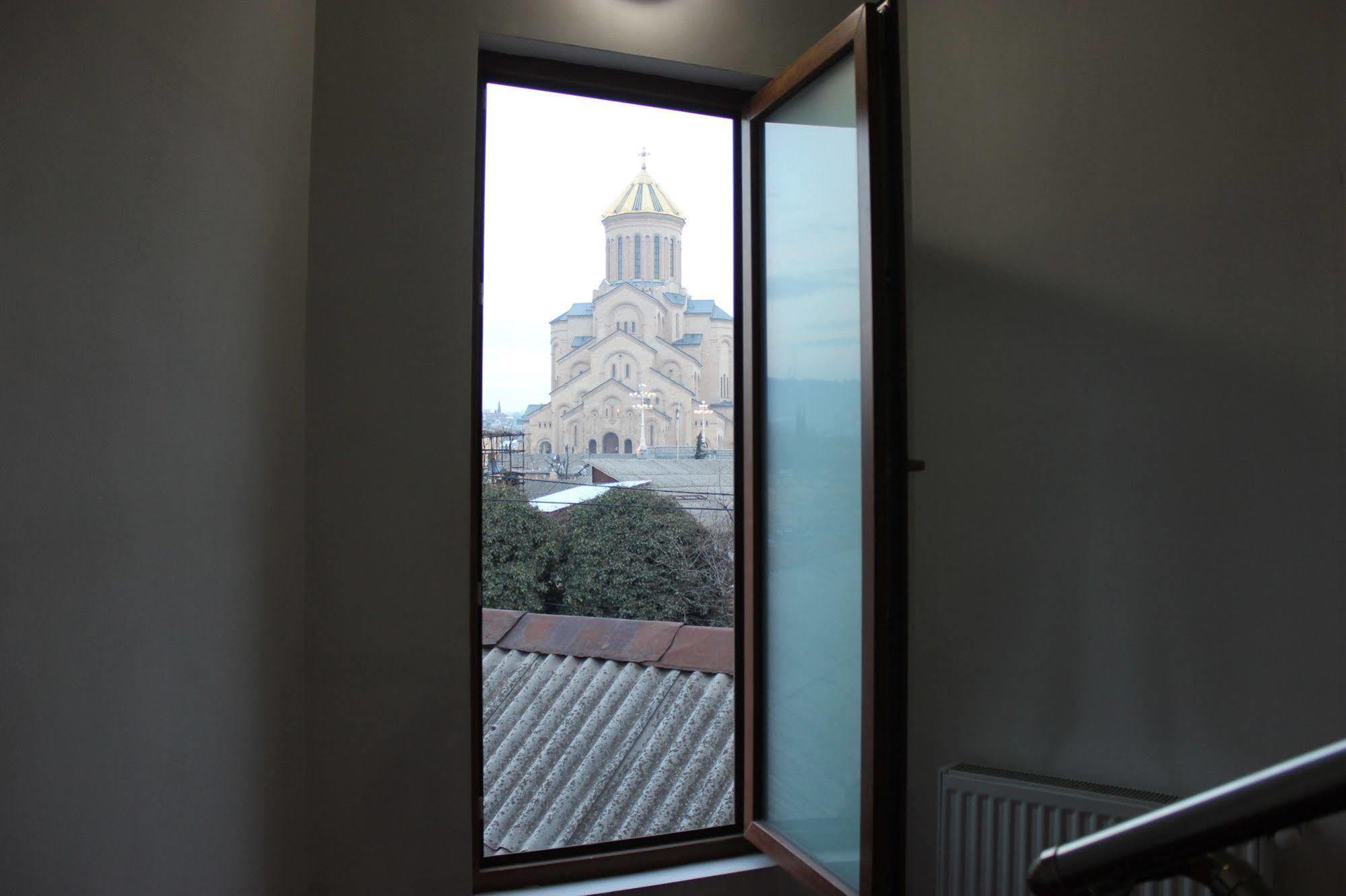 Aia Hotel Tbilisi Esterno foto