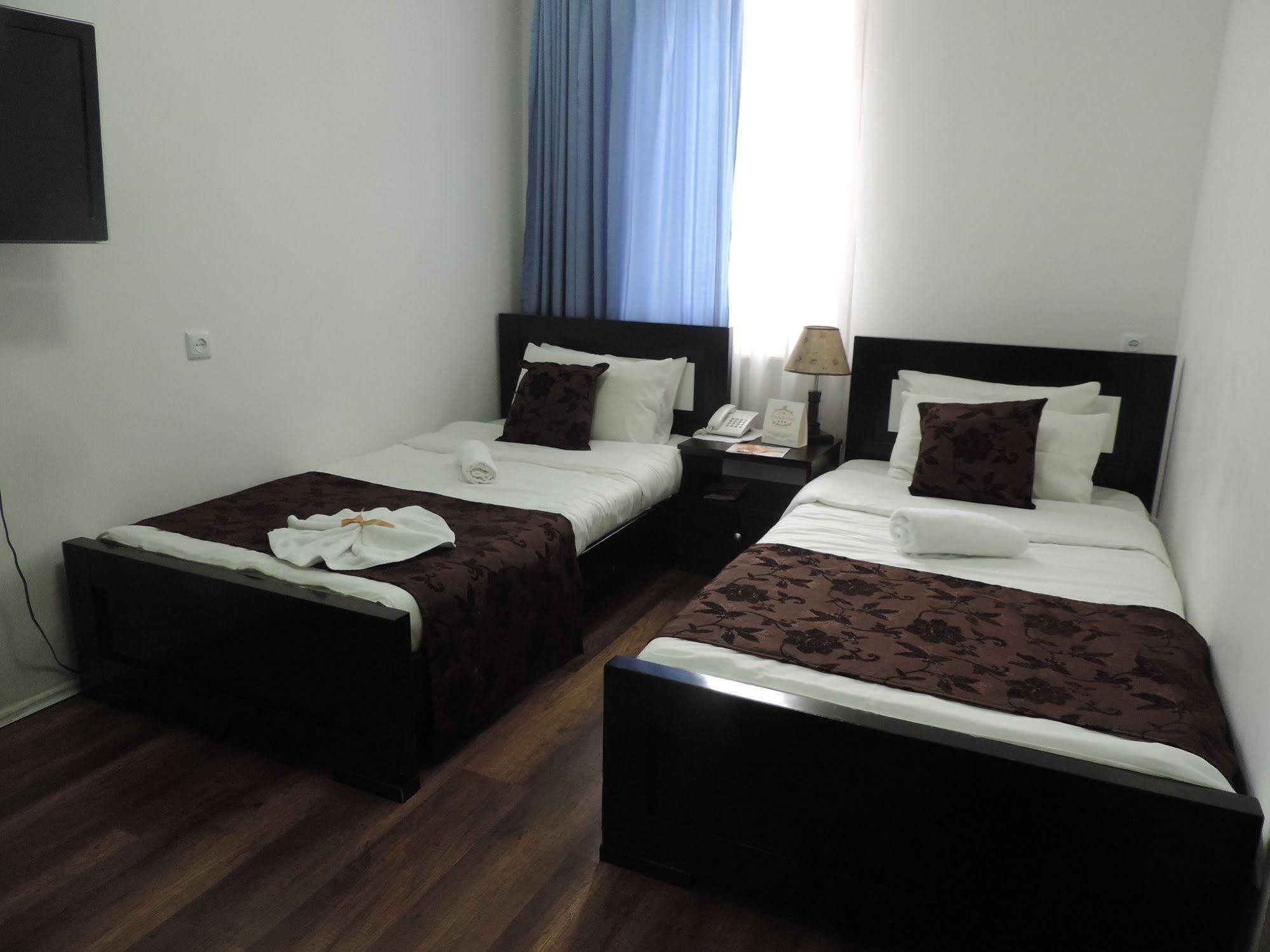 Aia Hotel Tbilisi Esterno foto