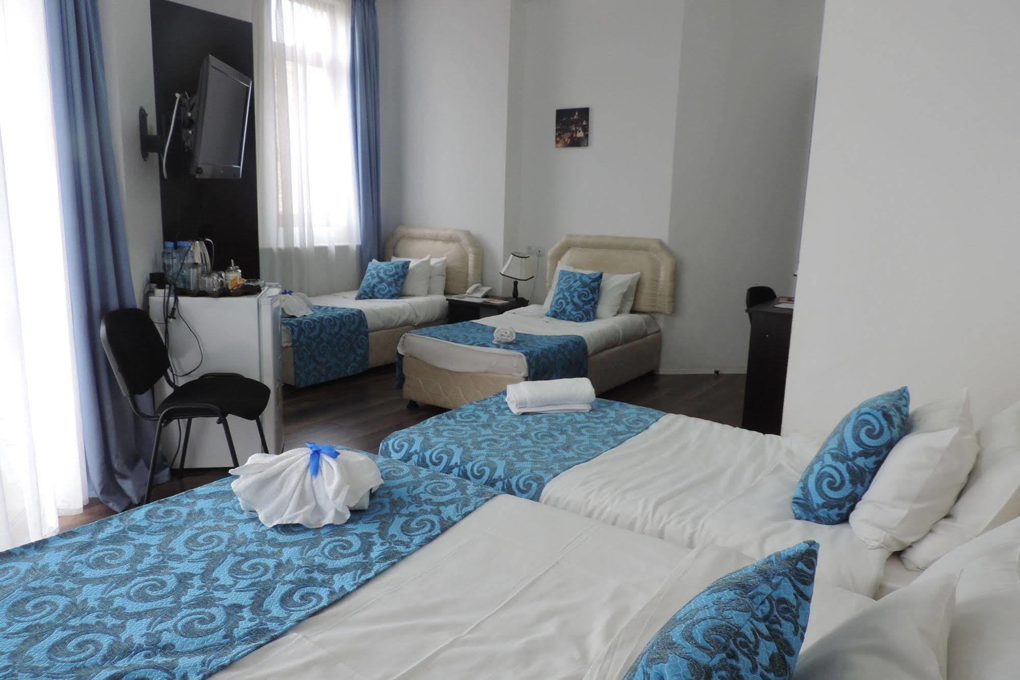 Aia Hotel Tbilisi Esterno foto